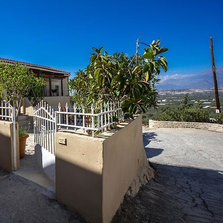 Serenity View - Traditional Village Apartment Kouses ภายนอก รูปภาพ